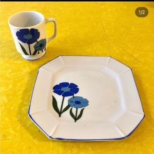 Groovy mid century dessert sets in original box